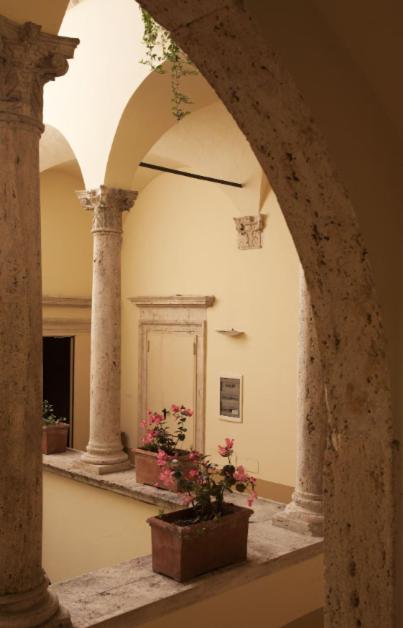 Palazzo Guiderocchi Hotel Ascoli Piceno Exterior photo